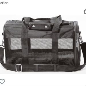 Sherpa Medium Travel pet carrier in black